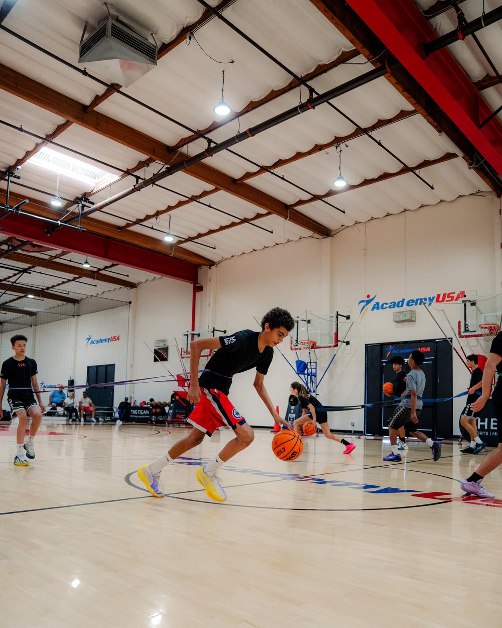 The U athlete in an explosive dribble lunge drill